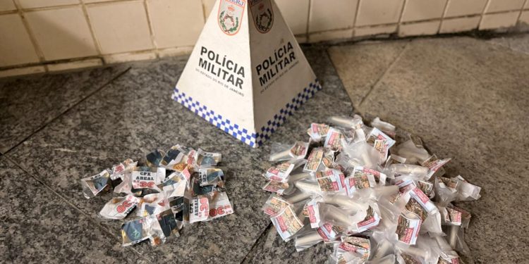 PM apreende drogas e munições em Areal