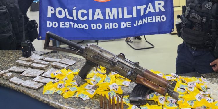 Polícia apreende fuzil após confronto em Angra dos Reis