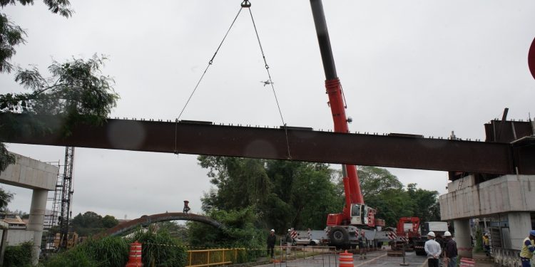 Mais uma etapa da construção da nova ponte sobre o Rio Paraíba do Sul é realizada em Volta Redonda
