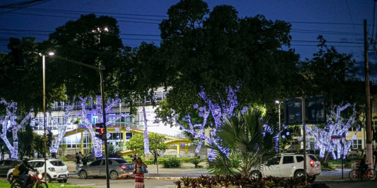 Volta Redonda amplia iluminação de Natal em quatro pontos da cidade