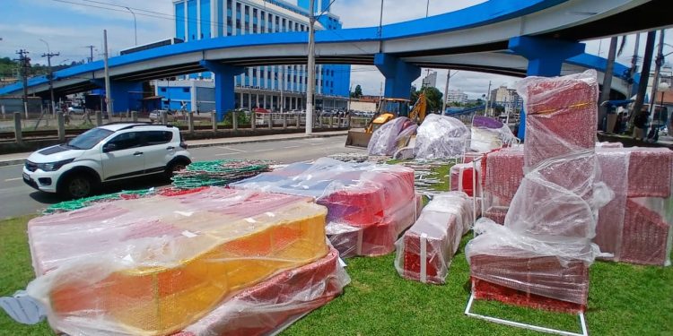 Barra Mansa inicia decoração de Natal na Avenida Roosevelt Brasil