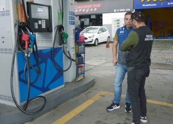 Procon interdita bico de bomba em posto de combustíveis de Barra Mansa