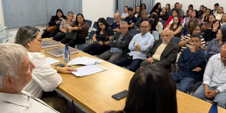 Sicomércio-VR orienta sobre mudanças na jornada de trabalho e escala 5×2