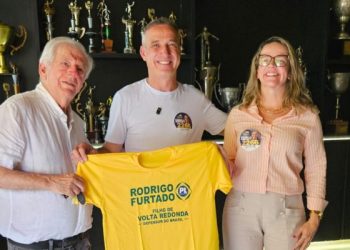 Rodrigo Furtado visita sede do Voltaço e destaca formação de atletas