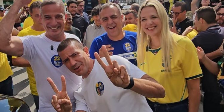Rodrigo Furtado participa de carreata com Douglas Ruas em apoio a Flávio Bolsonaro