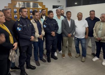 Takamine reúne vereadores e apresenta plano de segurança