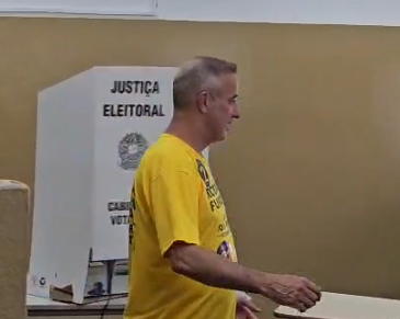 Dr. Rodrigo Furtado vota em Volta Redonda e defende mudança no governo federal