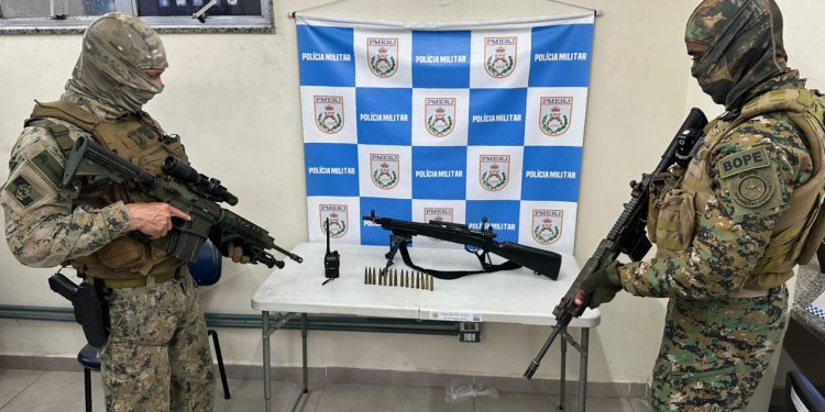Bope apreende fuzil 7.62 no Monte Castelo, em Volta Redonda