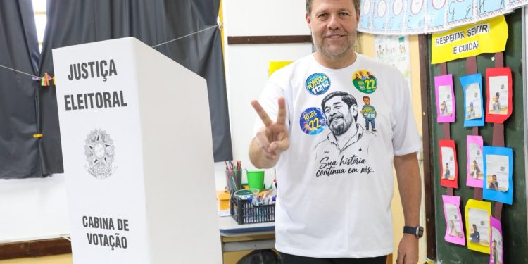 Com mais de 56 mil votos, Gustavo Tutuca é reeleito para o quinto mandato de deputado estadual no RJ